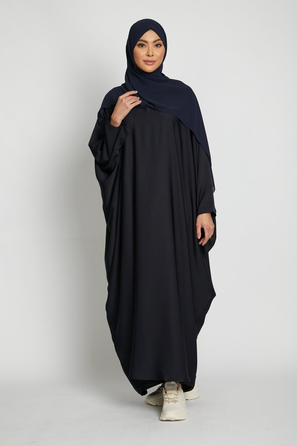 Relaxed Fit Closed Abaya in Navy