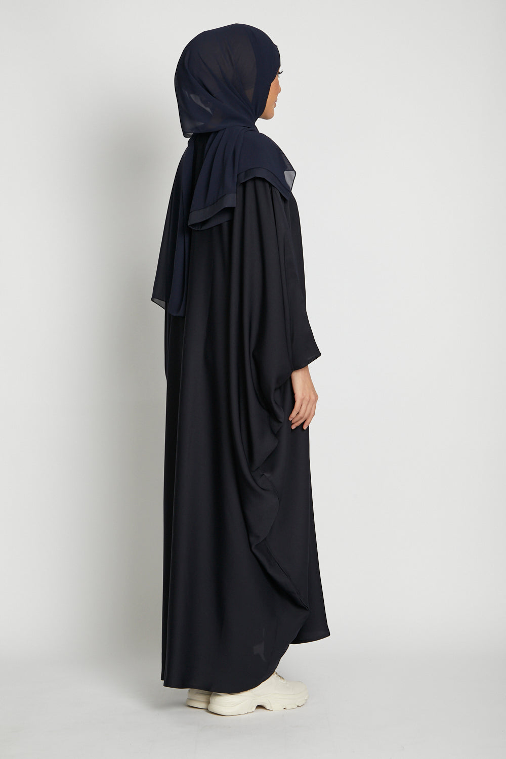 Relaxed Fit Closed Abaya in Navy