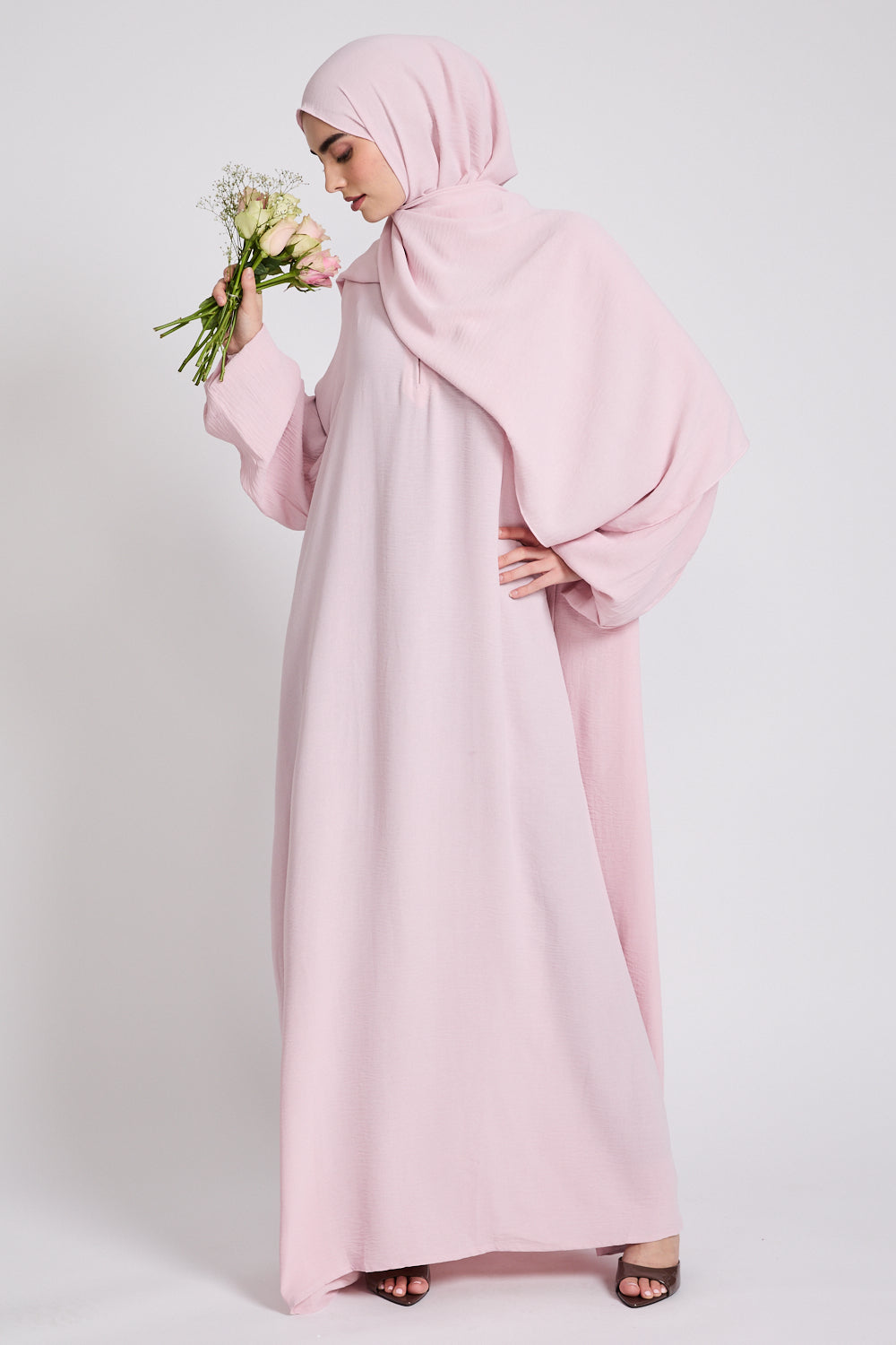 Closed Front Zip Abaya with Hijab – Baby Pink