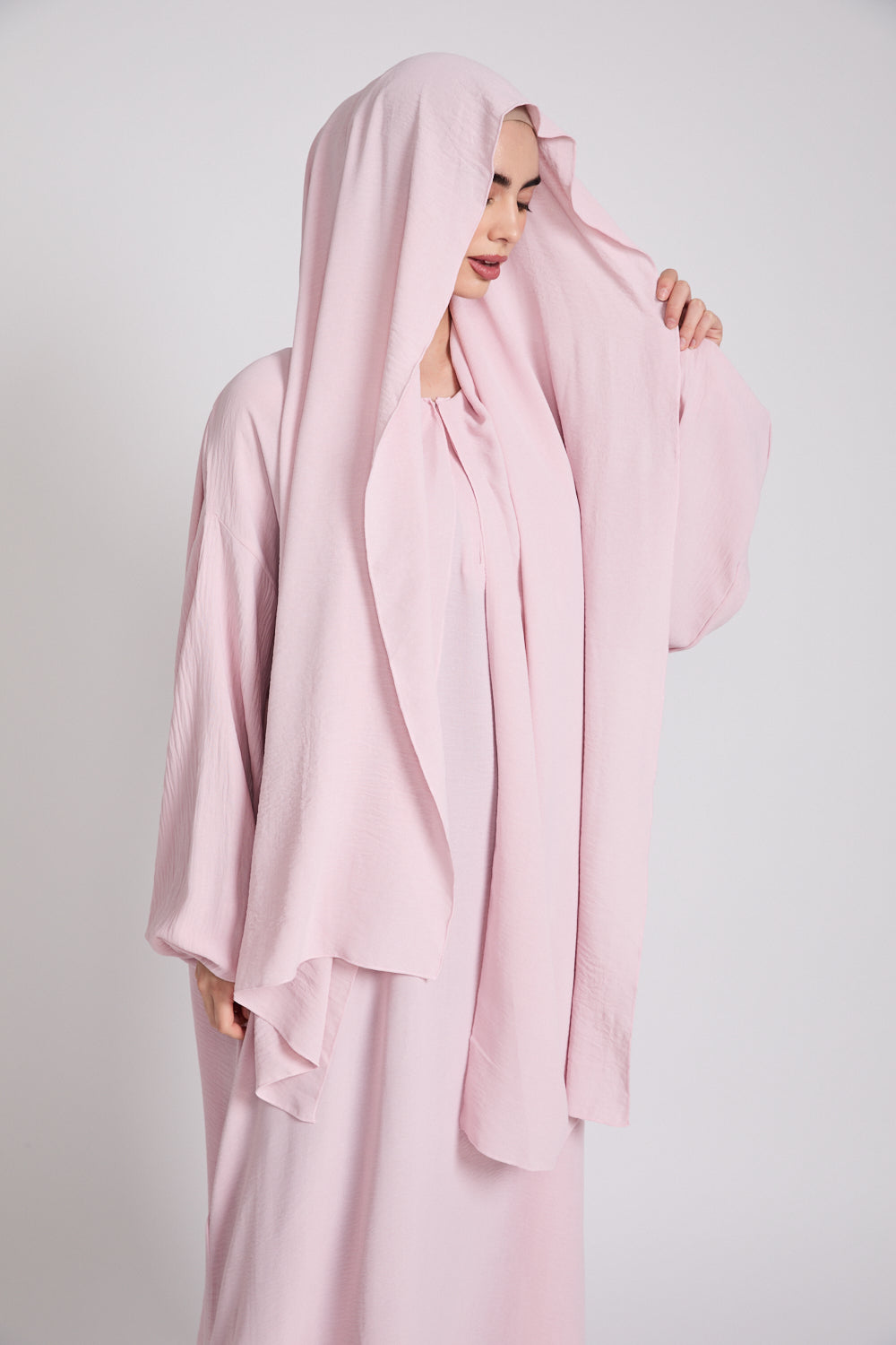 Closed Front Zip Abaya with Hijab – Baby Pink