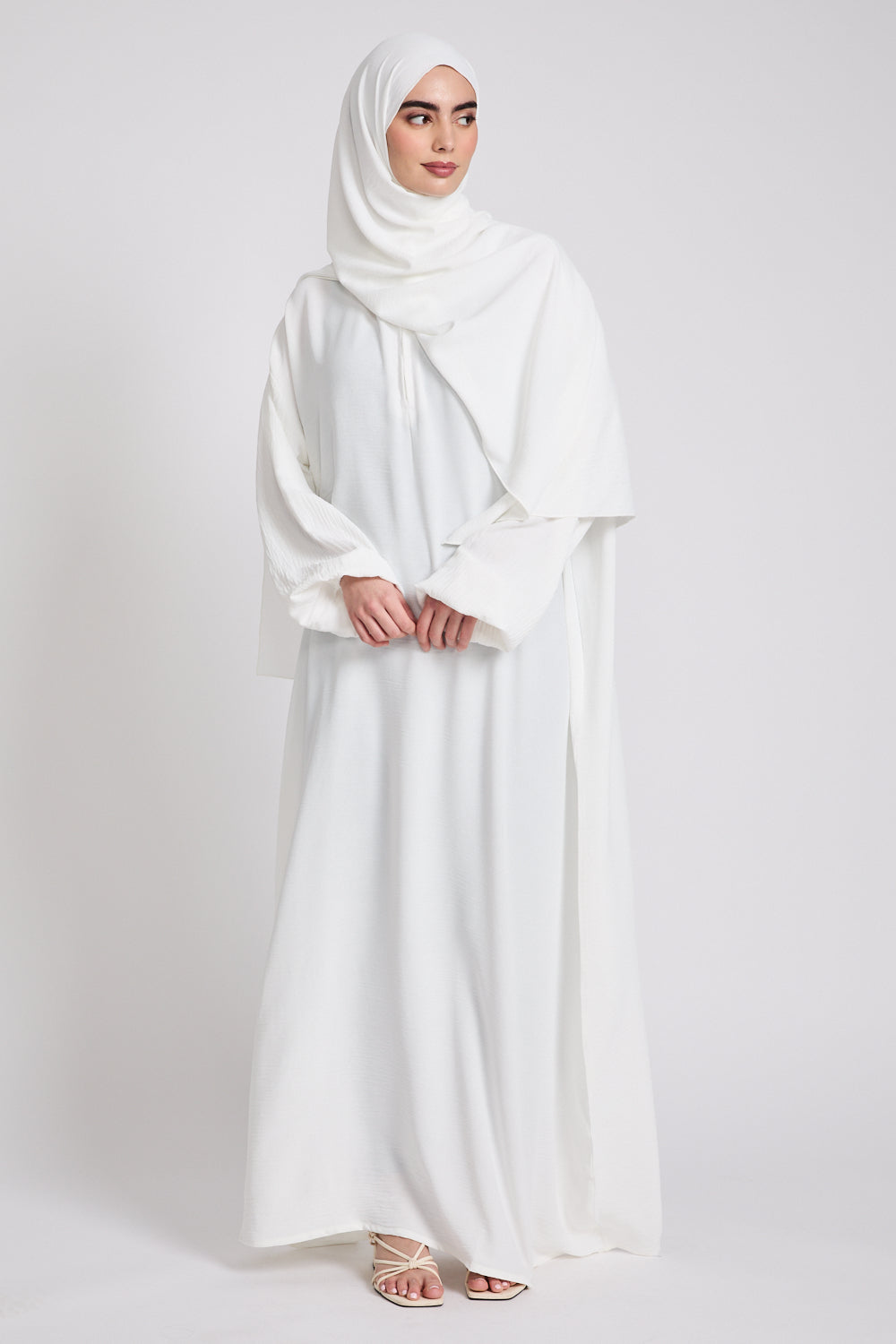 Closed Front Zip Abaya with Hijab – White Pearl