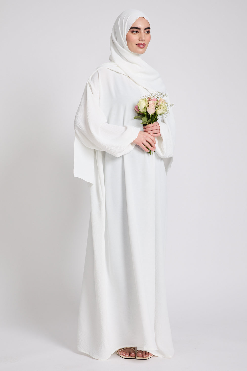 Closed Front Zip Abaya with Hijab – White Pearl
