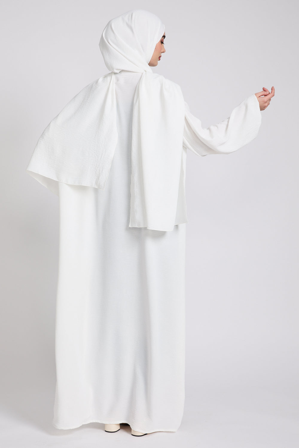 Closed Front Zip Abaya with Hijab – White Pearl