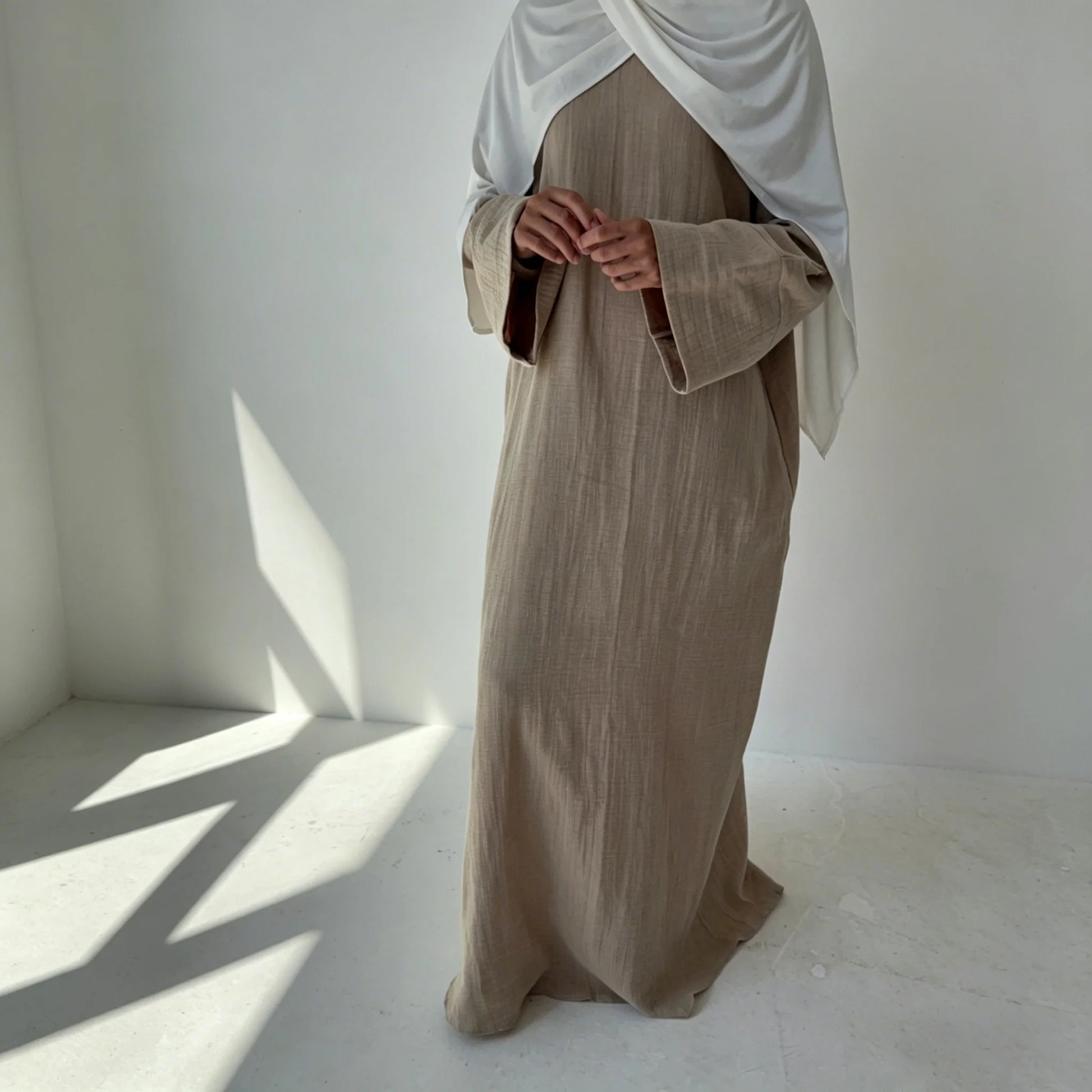 Beige Cotton Abaya with Pockets – Loose Fit Kimono Sleeve Dress
