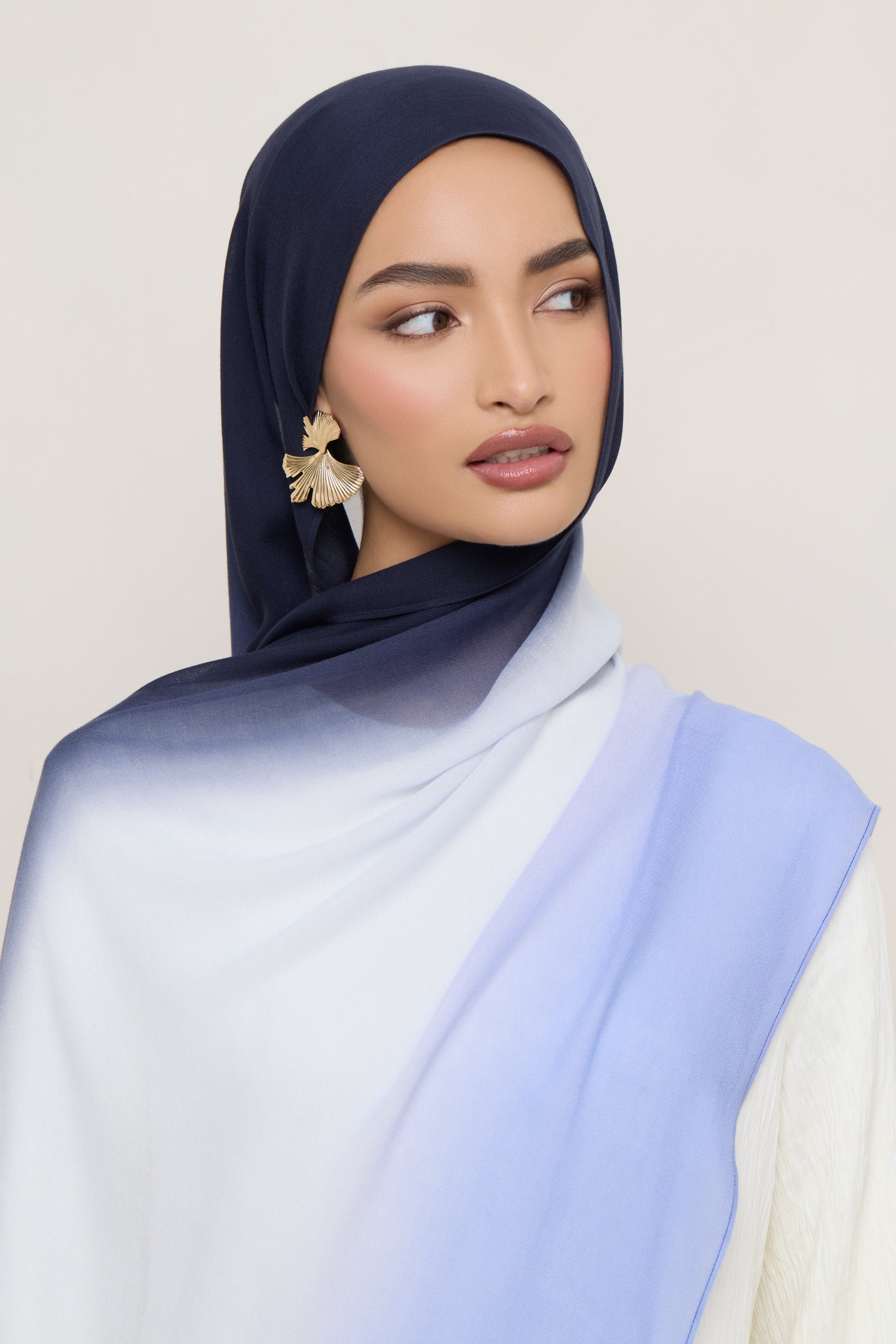 Ombre Modal Hijab – Midnight Bloom Fade