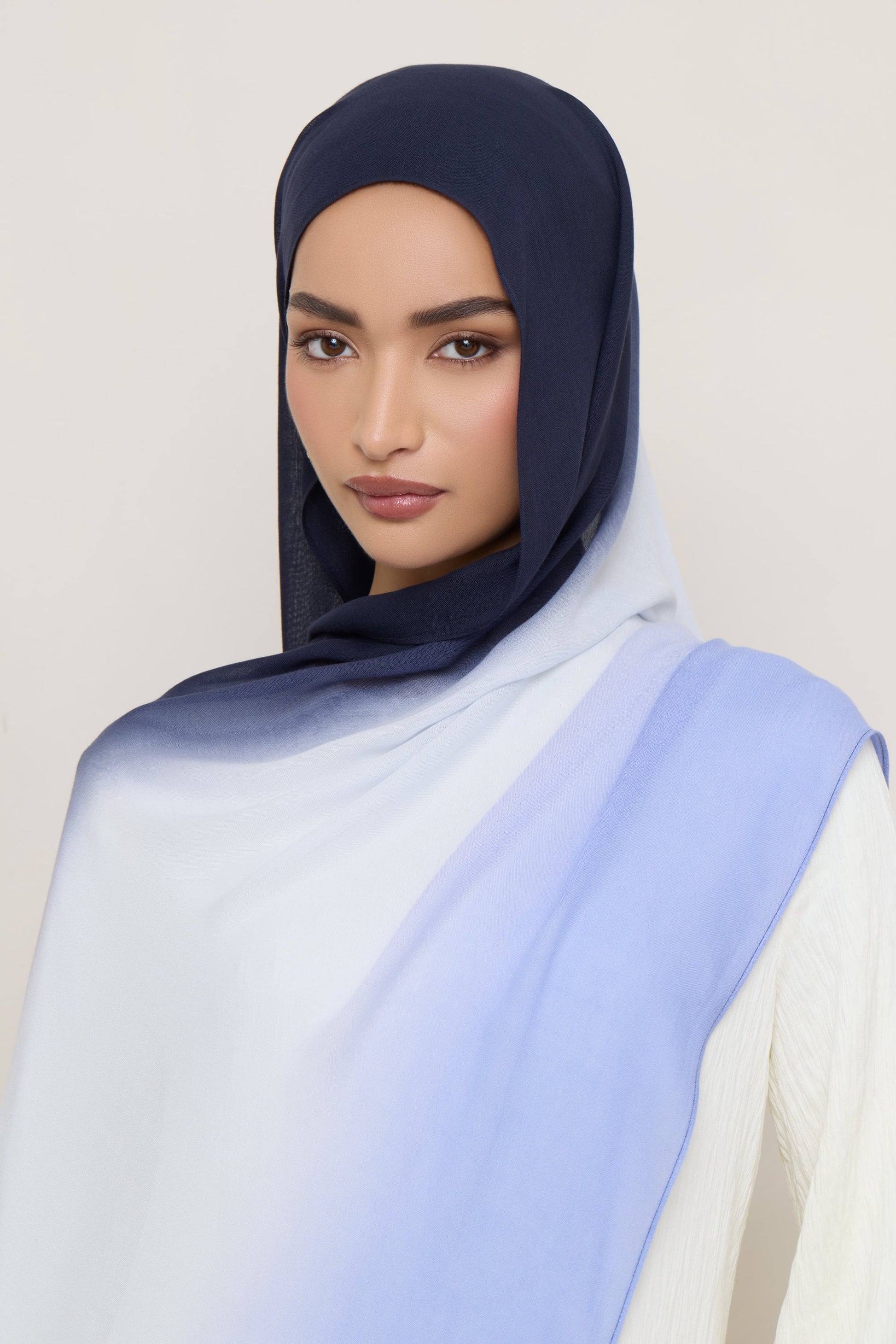 Ombre Modal Hijab – Midnight Bloom Fade