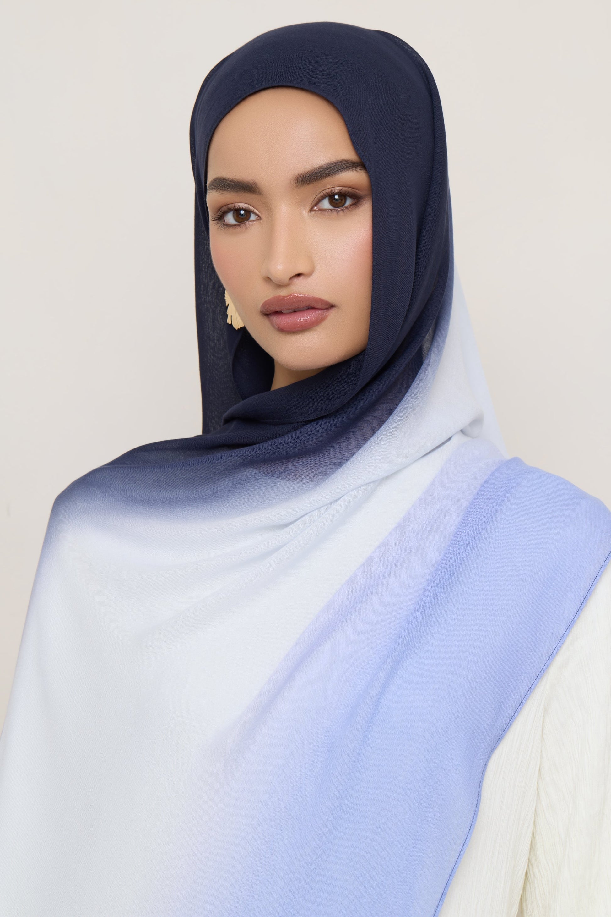 Ombre Modal Hijab – Midnight Bloom Fade