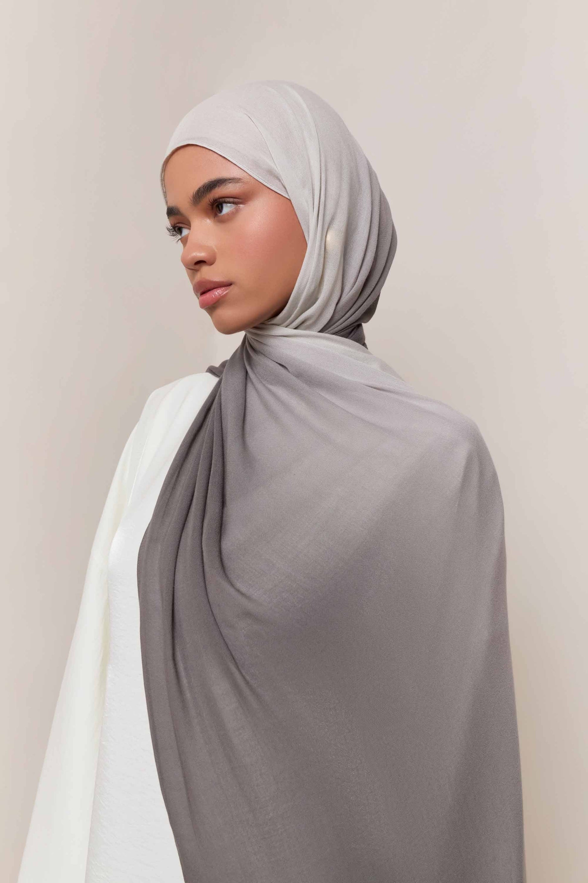 Ombre Modal Hijab – Clay Noir Gradient