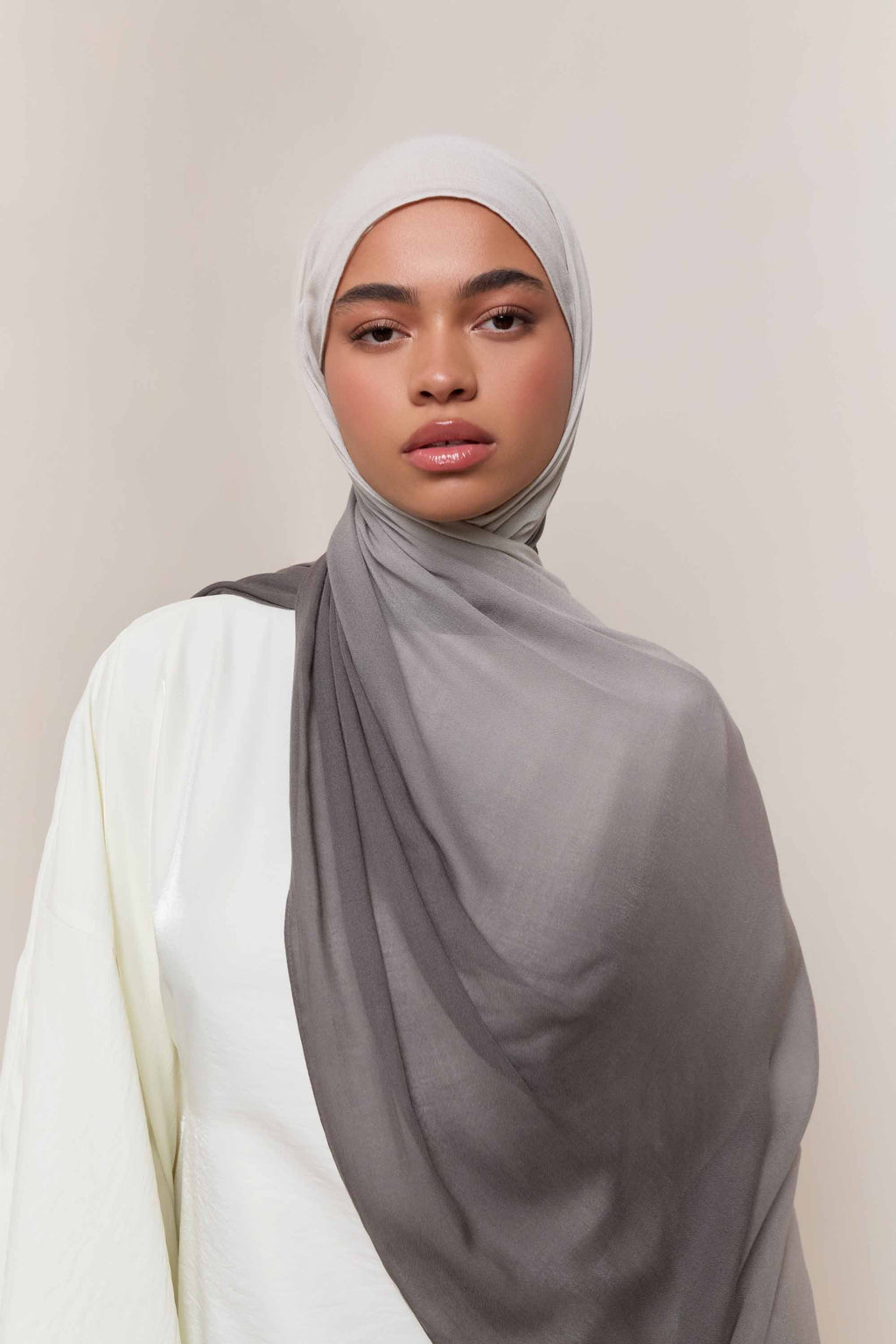 Ombre Modal Hijab – Clay Noir Gradient