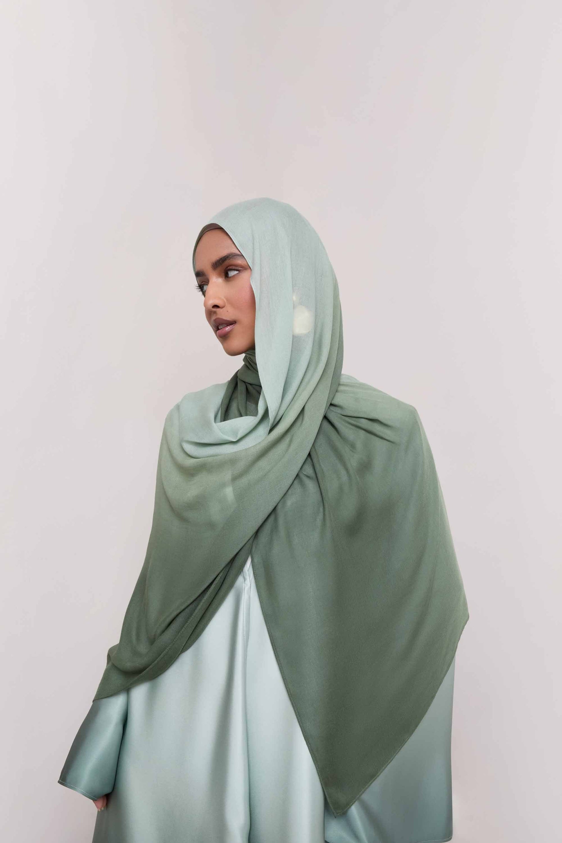Ombre Modal Hijab – Lagoon Reef Gradient